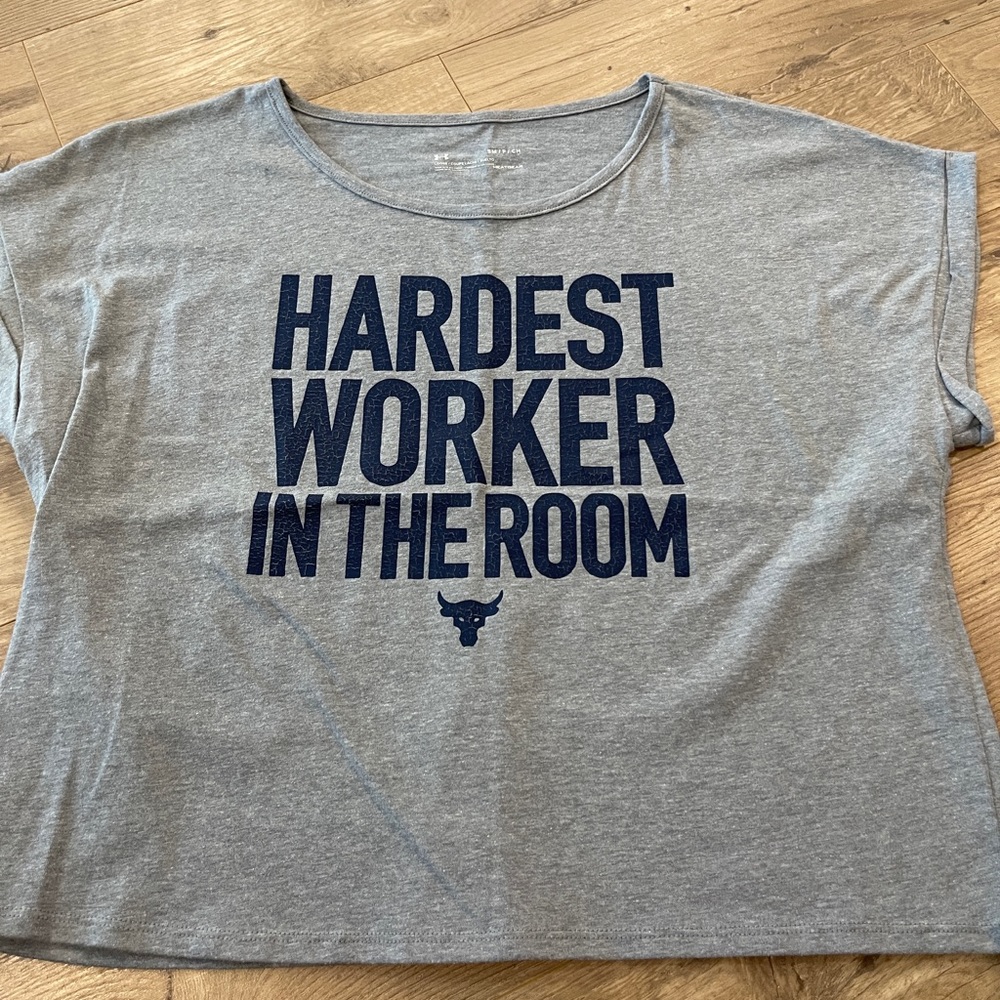 Womens under armour loose fit tee  shirt.
